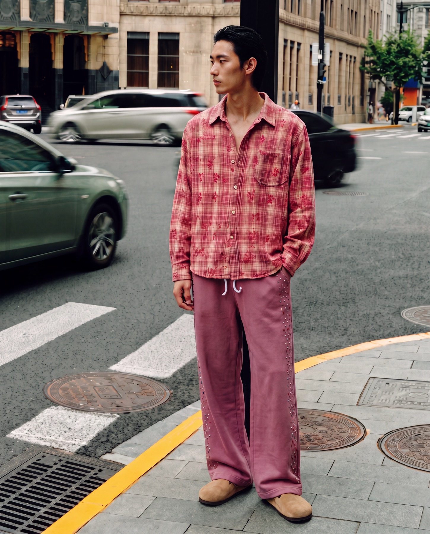 Street crossing · Front
